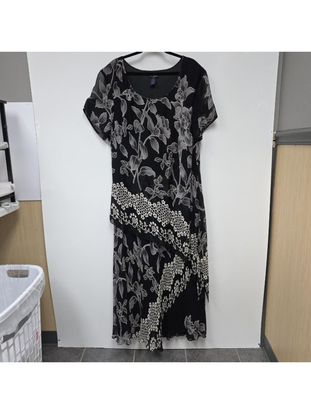 Eva Blue Dress Womens 22 Black Floral Short Sleeve Maxi Chiffon Asym Hem